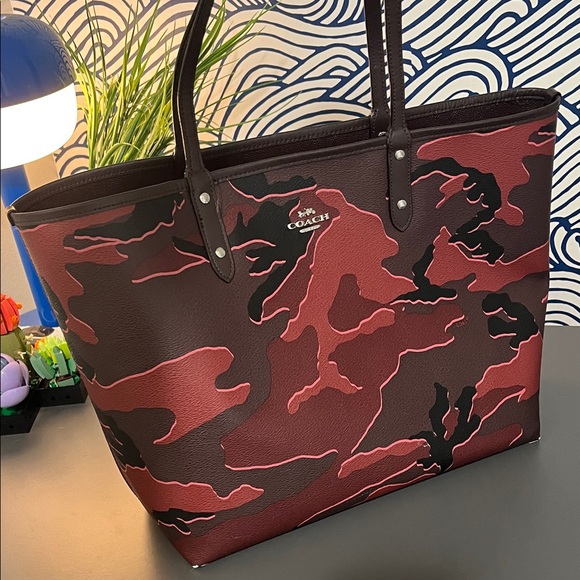 Coach Wild Camo Reversible Women’s Tote in Burgundy and Black - Picture 1 of 9